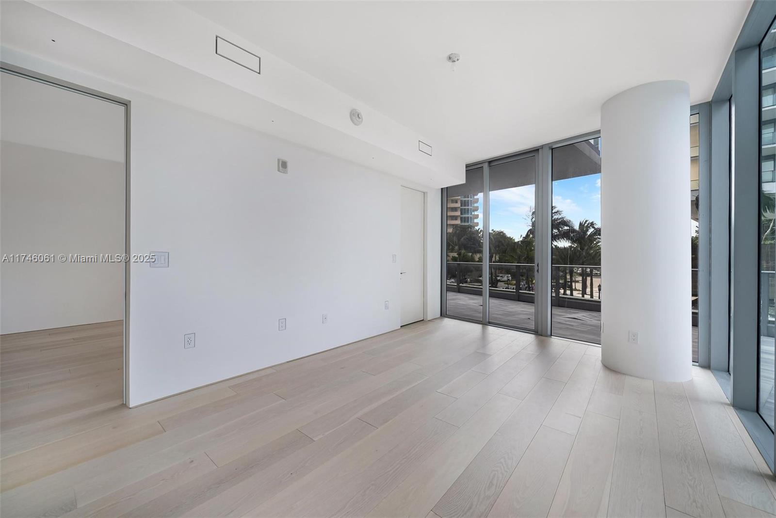 801 S Pointe Dr #204, Miami Beach FL 33139
