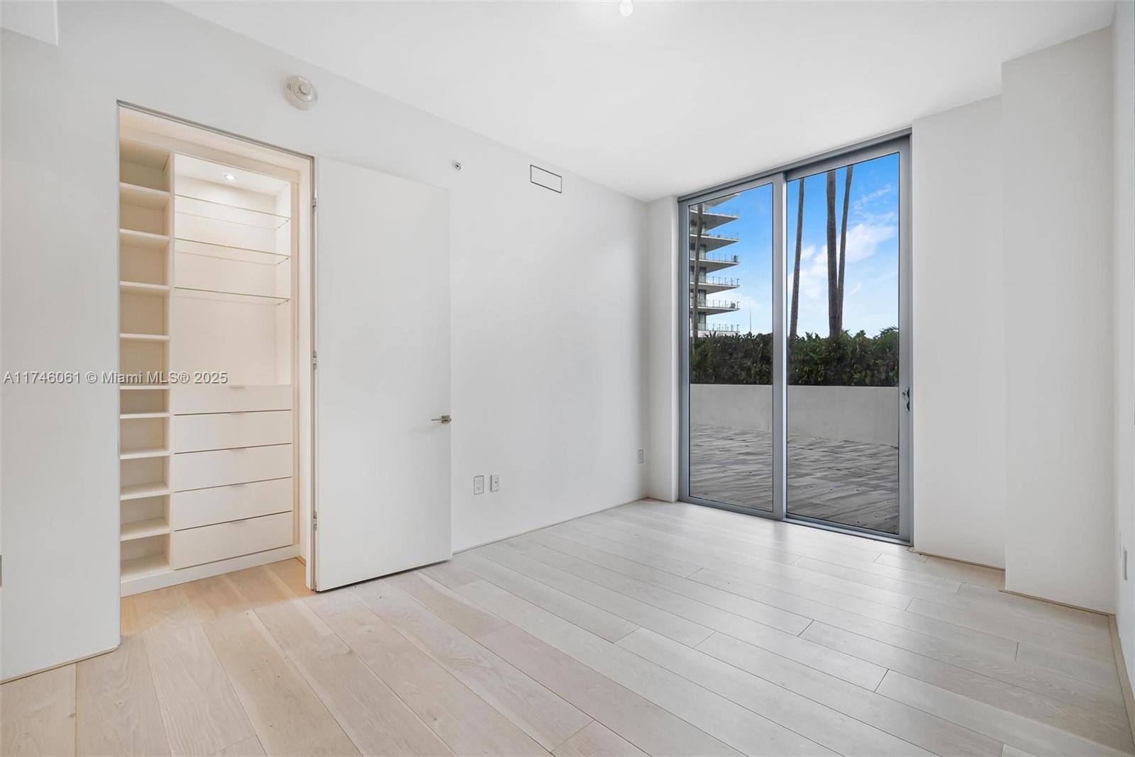 801 S Pointe Dr #204, Miami Beach FL 33139
