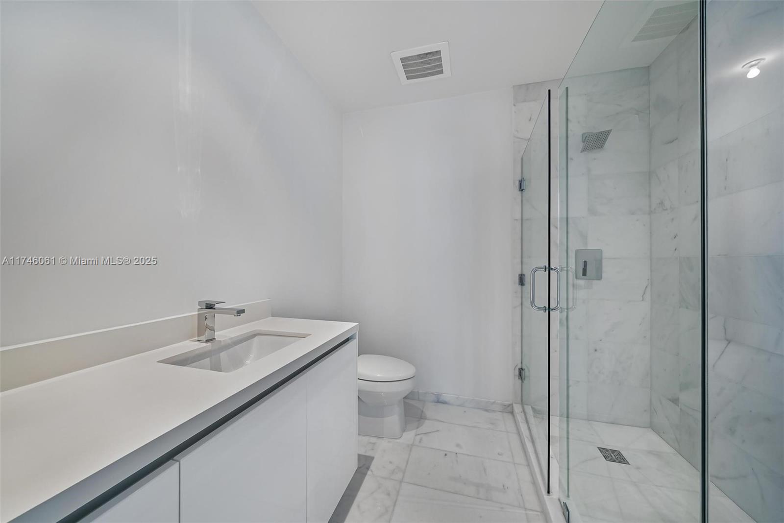 801 S Pointe Dr #204, Miami Beach FL 33139