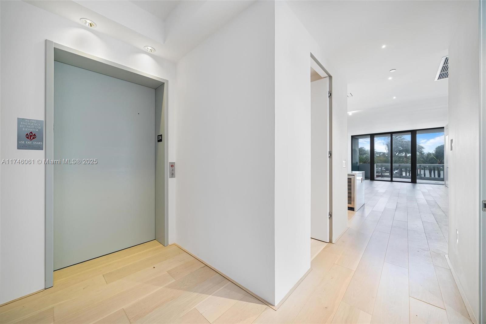 801 S Pointe Dr #204, Miami Beach FL 33139