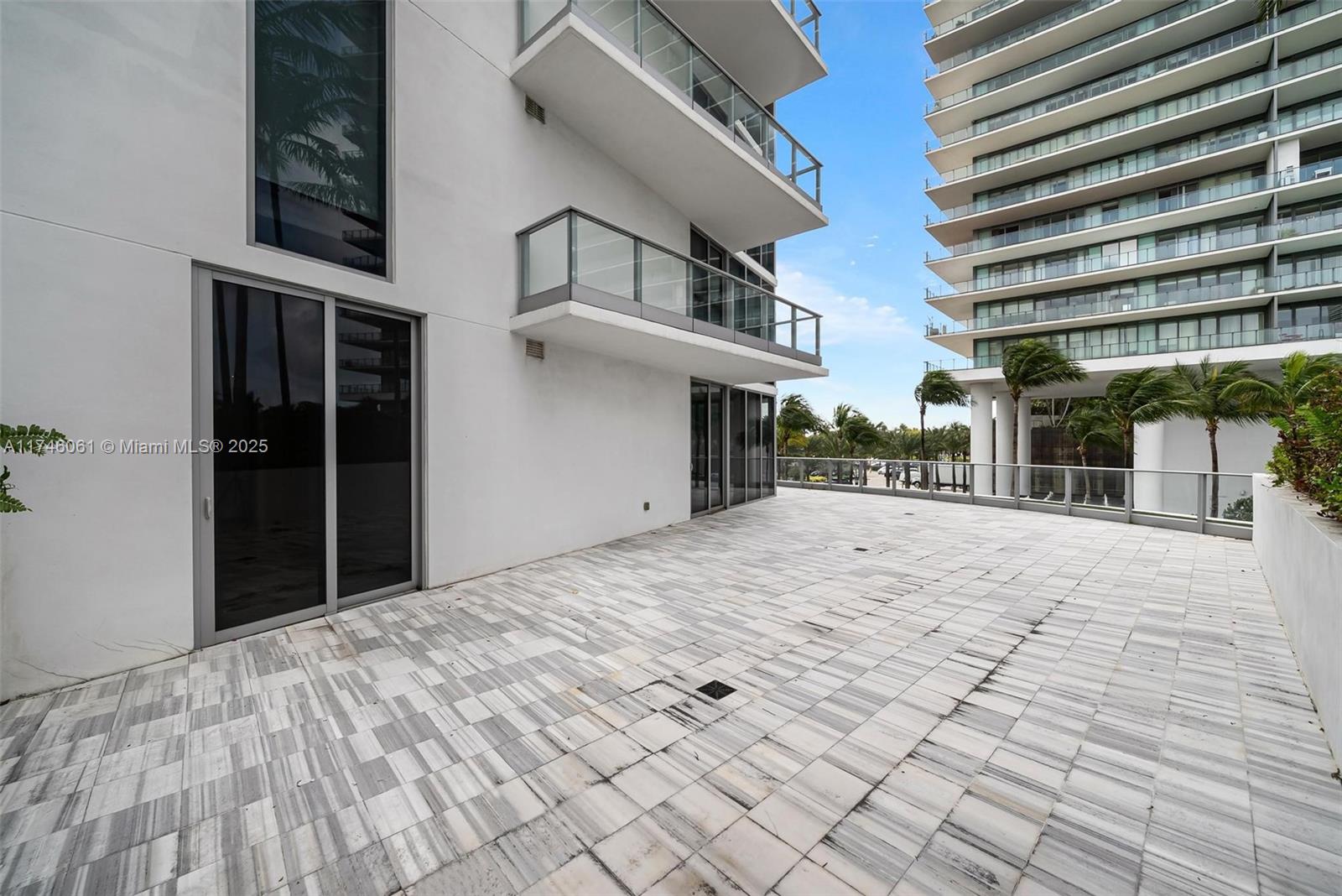 801 S Pointe Dr #204, Miami Beach FL 33139