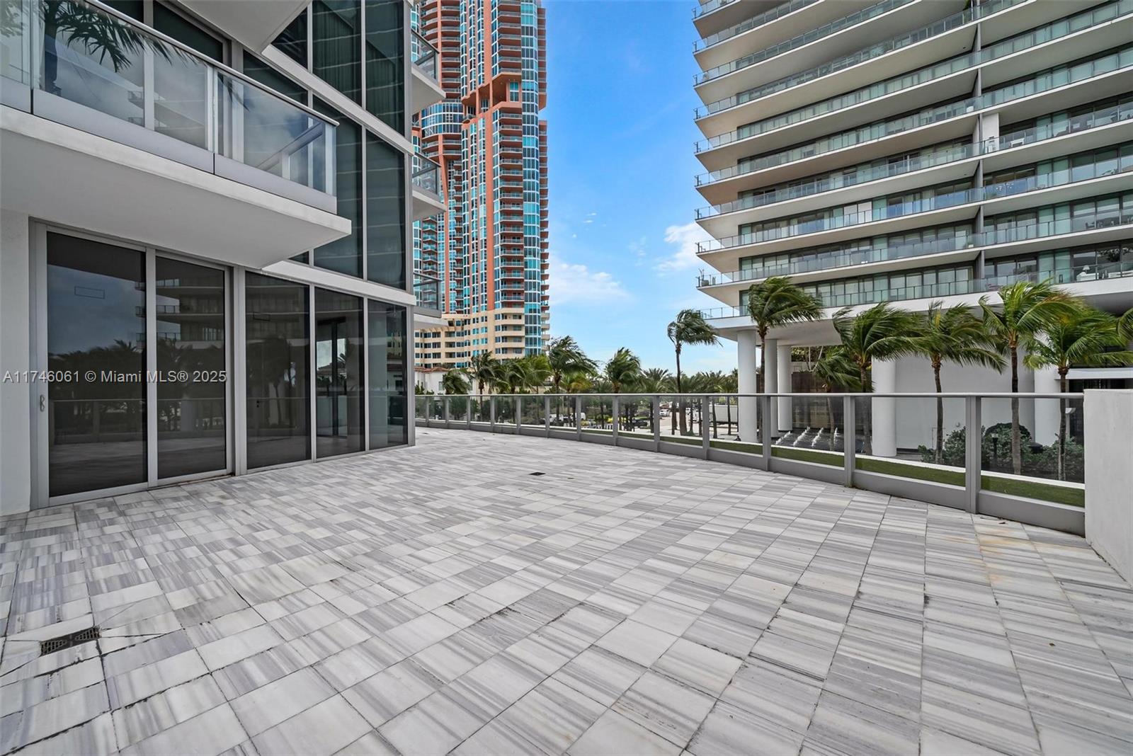 801 S Pointe Dr #204, Miami Beach FL 33139