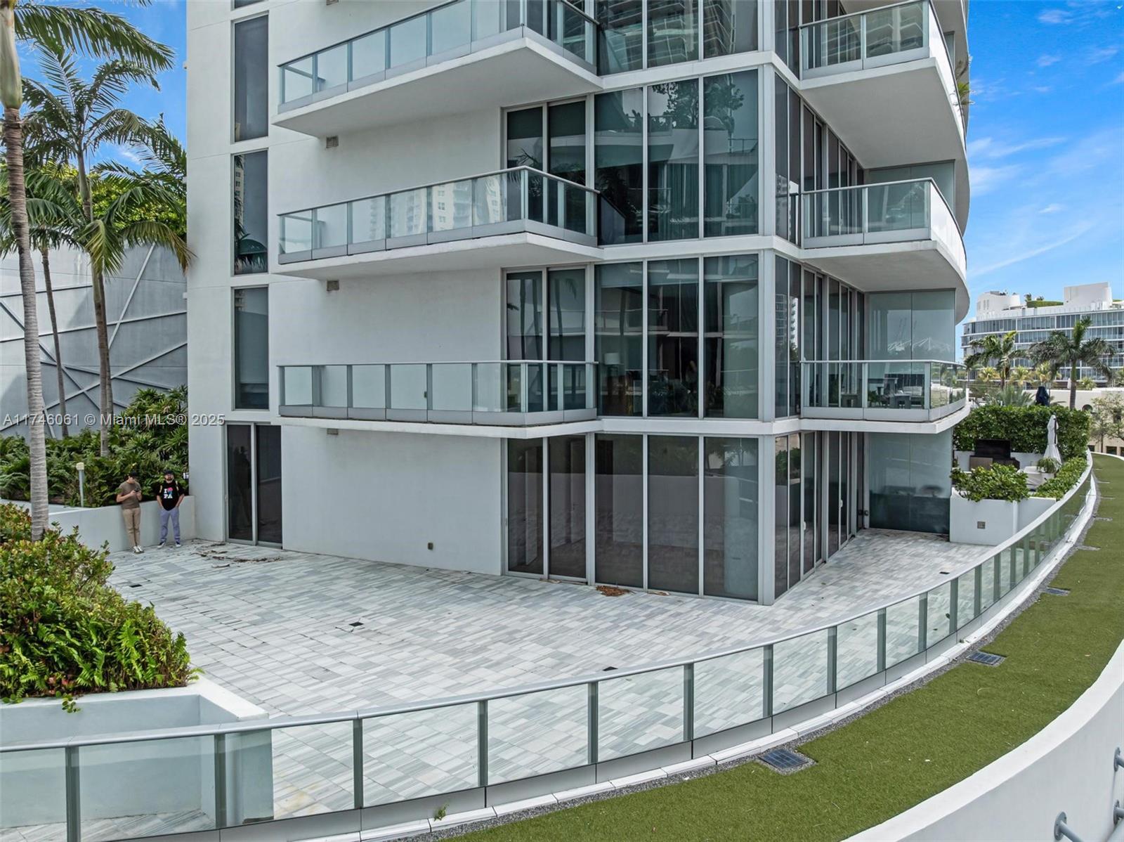 801 S Pointe Dr #204, Miami Beach FL 33139