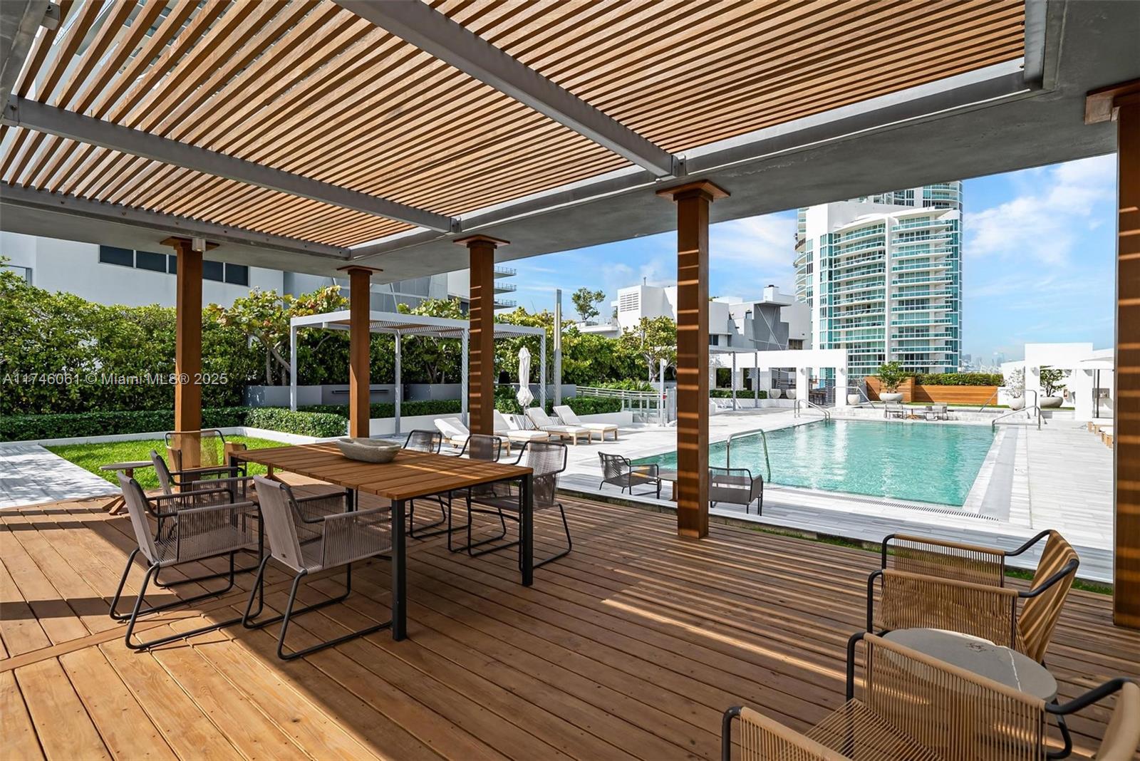 801 S Pointe Dr #204, Miami Beach FL 33139
