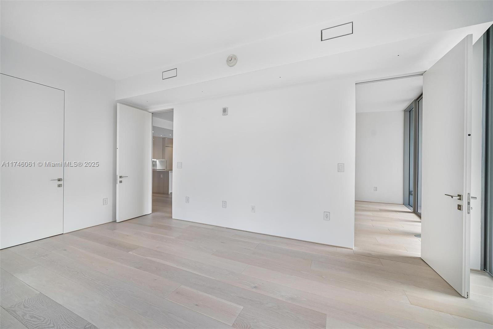 801 S Pointe Dr #204, Miami Beach FL 33139