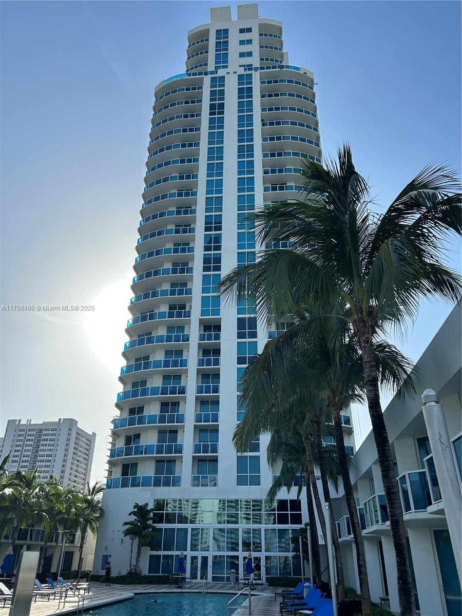 Condo for Sale in Hallandale Beach, FL