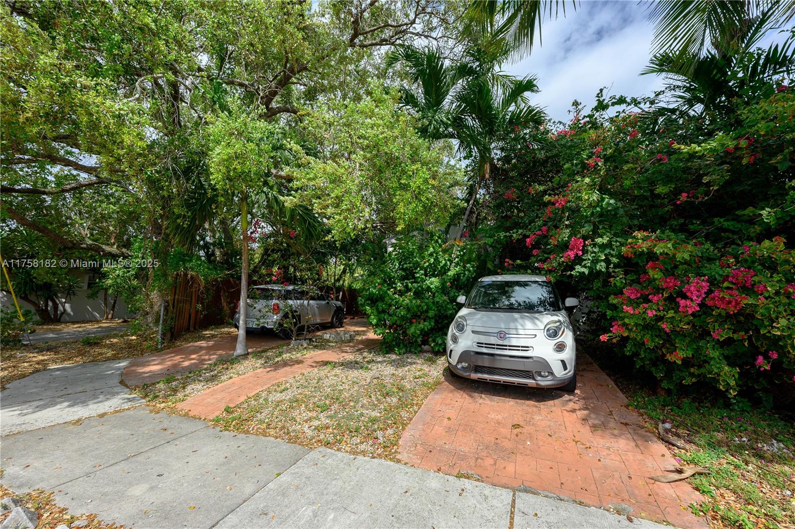 2041 SW 25th St, Miami, Florida image 4