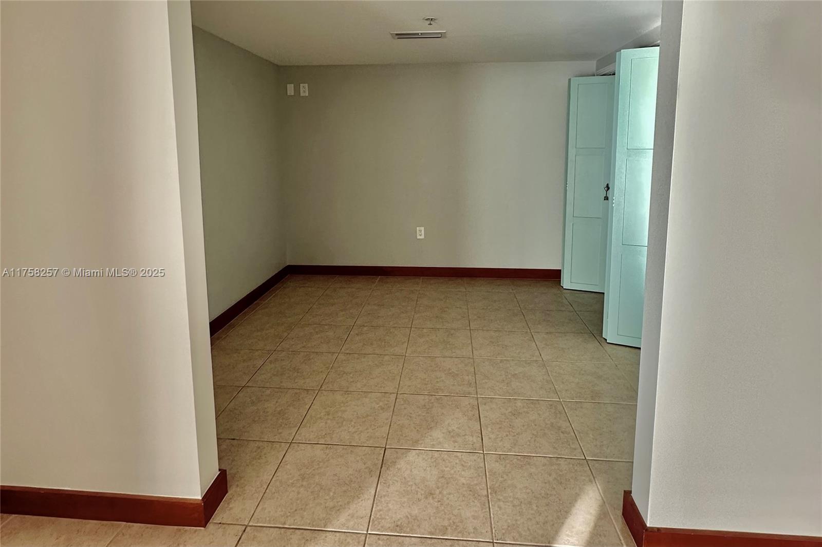 9066 SW 73rd Ct #1210, Pinecrest, Florida image 9