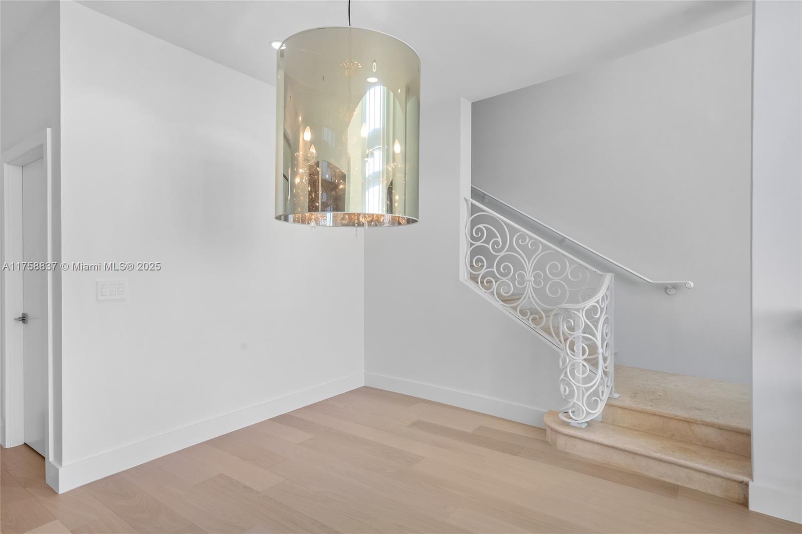 Listing Photo 10