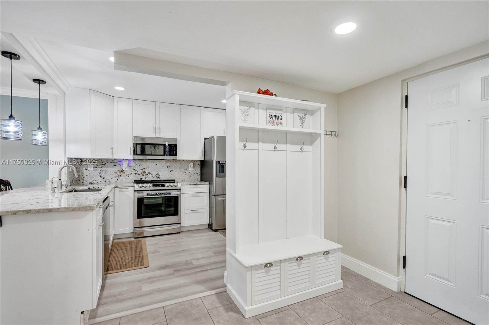2800 Somerset Dr #112J, Lauderdale Lakes, Florida image 5