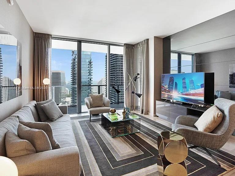 Apartamento à Venda em Miami, FL