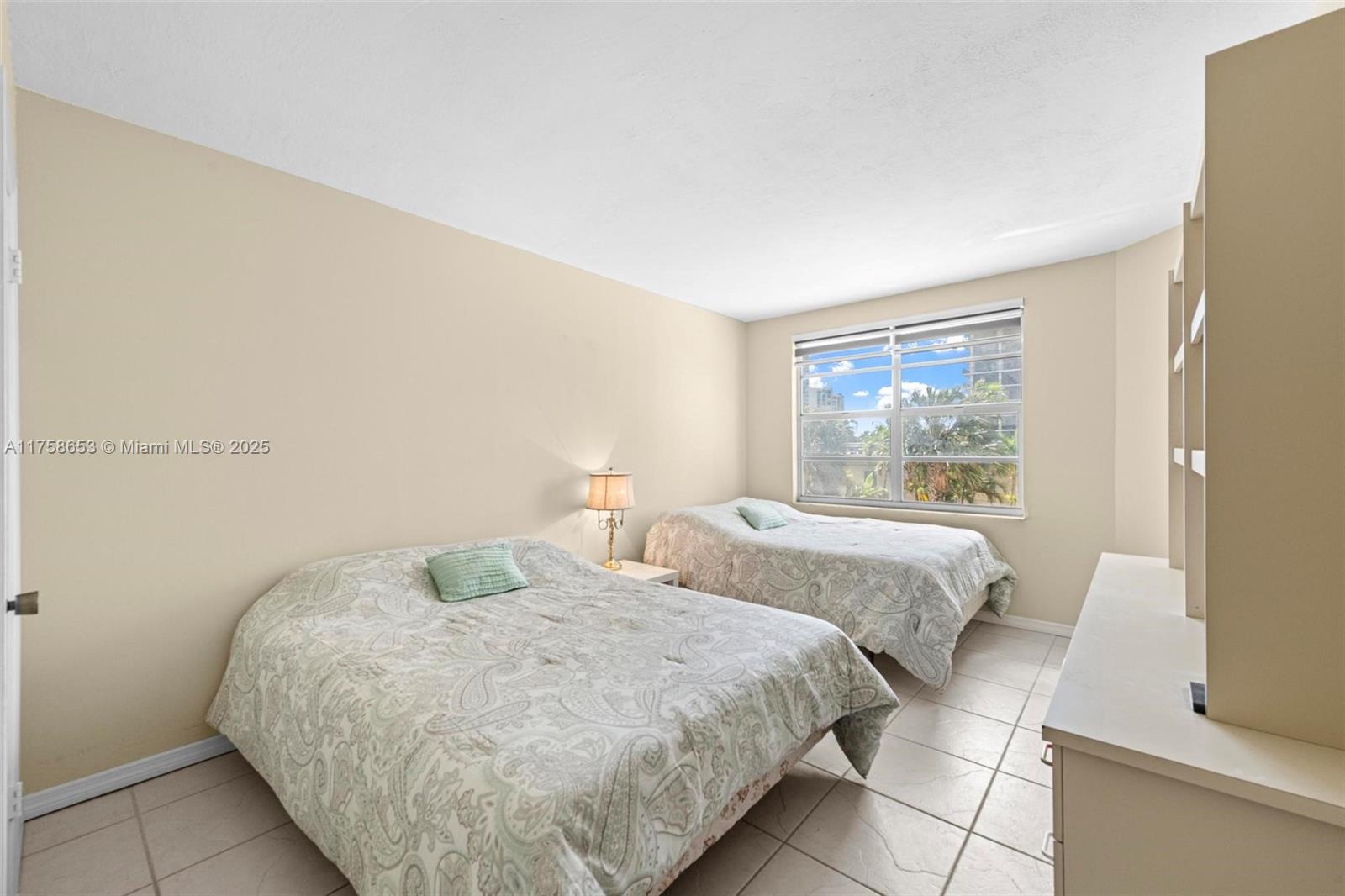 Listing Photo 14
