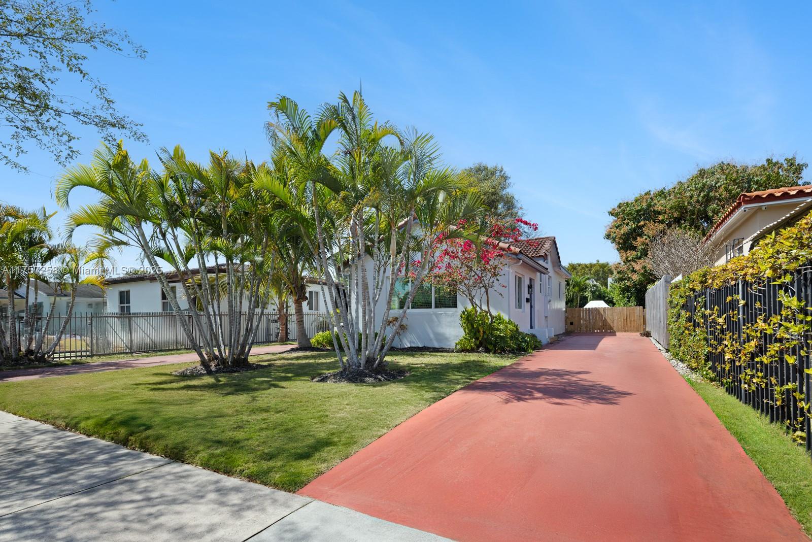 2640 SW 33rd Ct  For Sale A11757258, FL