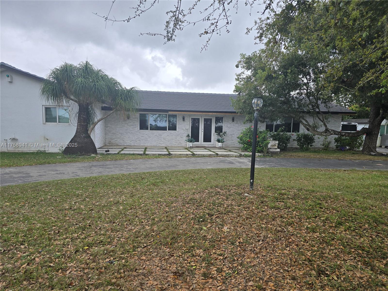 17890 SW 264th St, Homestead, Florida image 2
