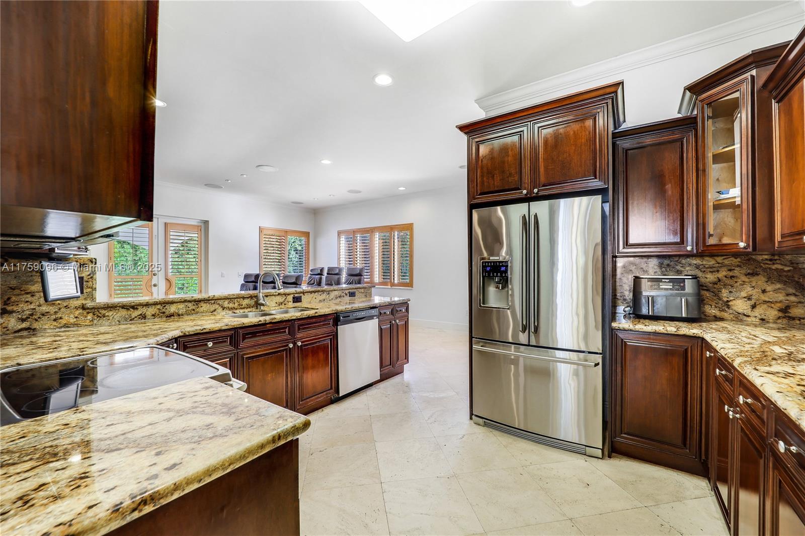 16763 NW 77th Path, Miami Lakes, Florida image 14