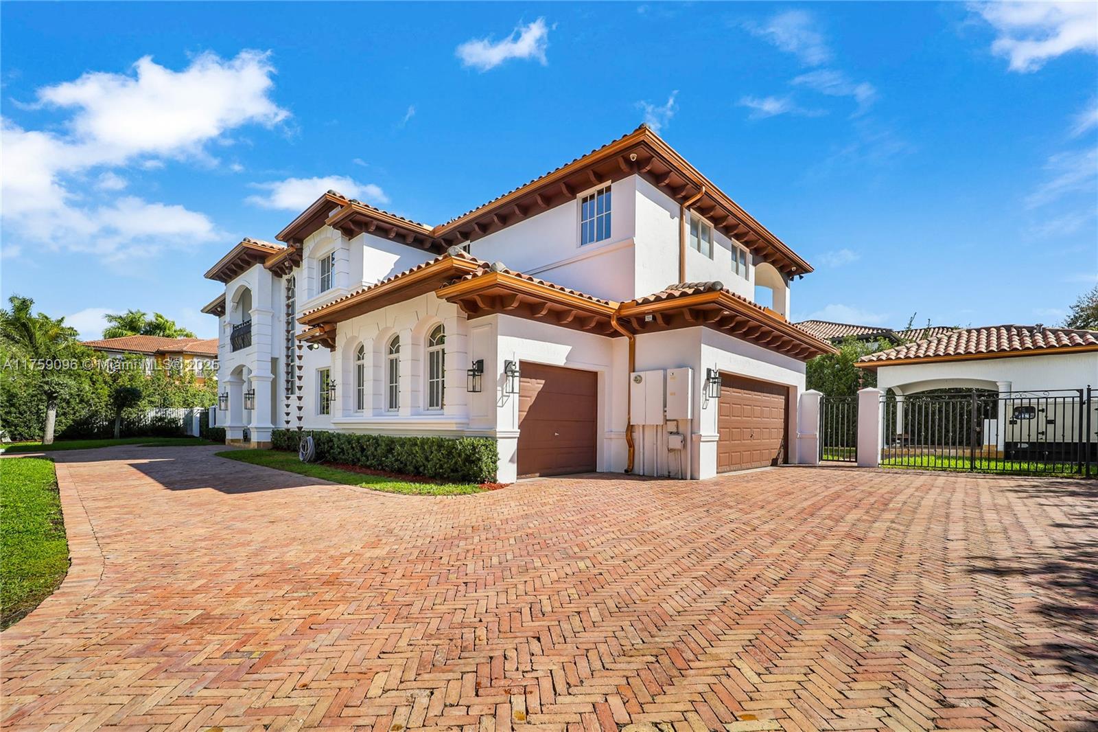 16763 NW 77th Path, Miami Lakes, Florida image 2