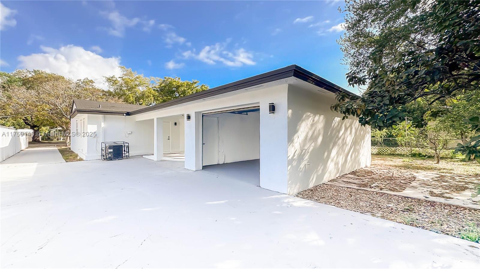 760 NW 125th St, North Miami, Florida image 1