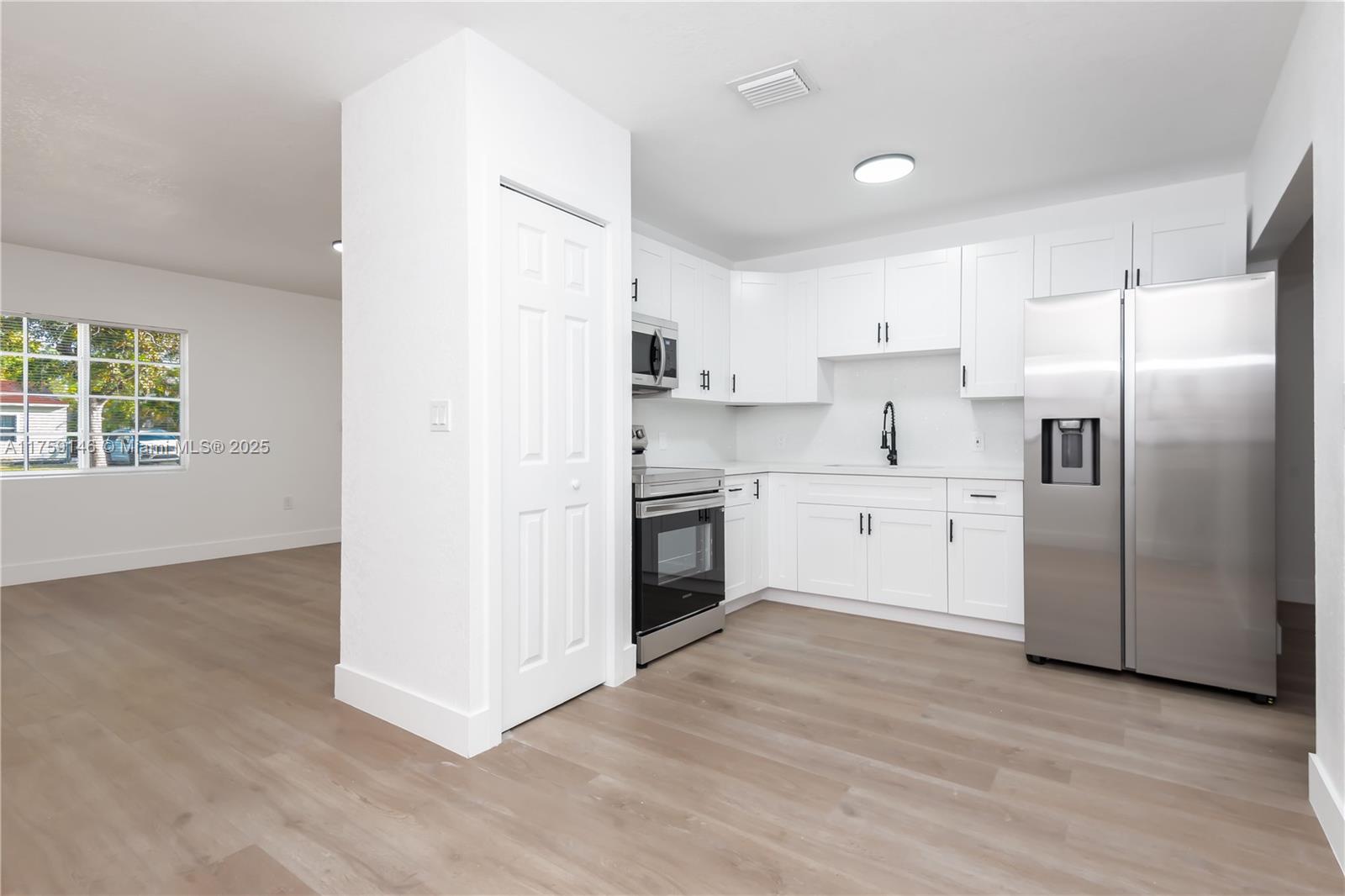 760 NW 125th St, North Miami, Florida image 11