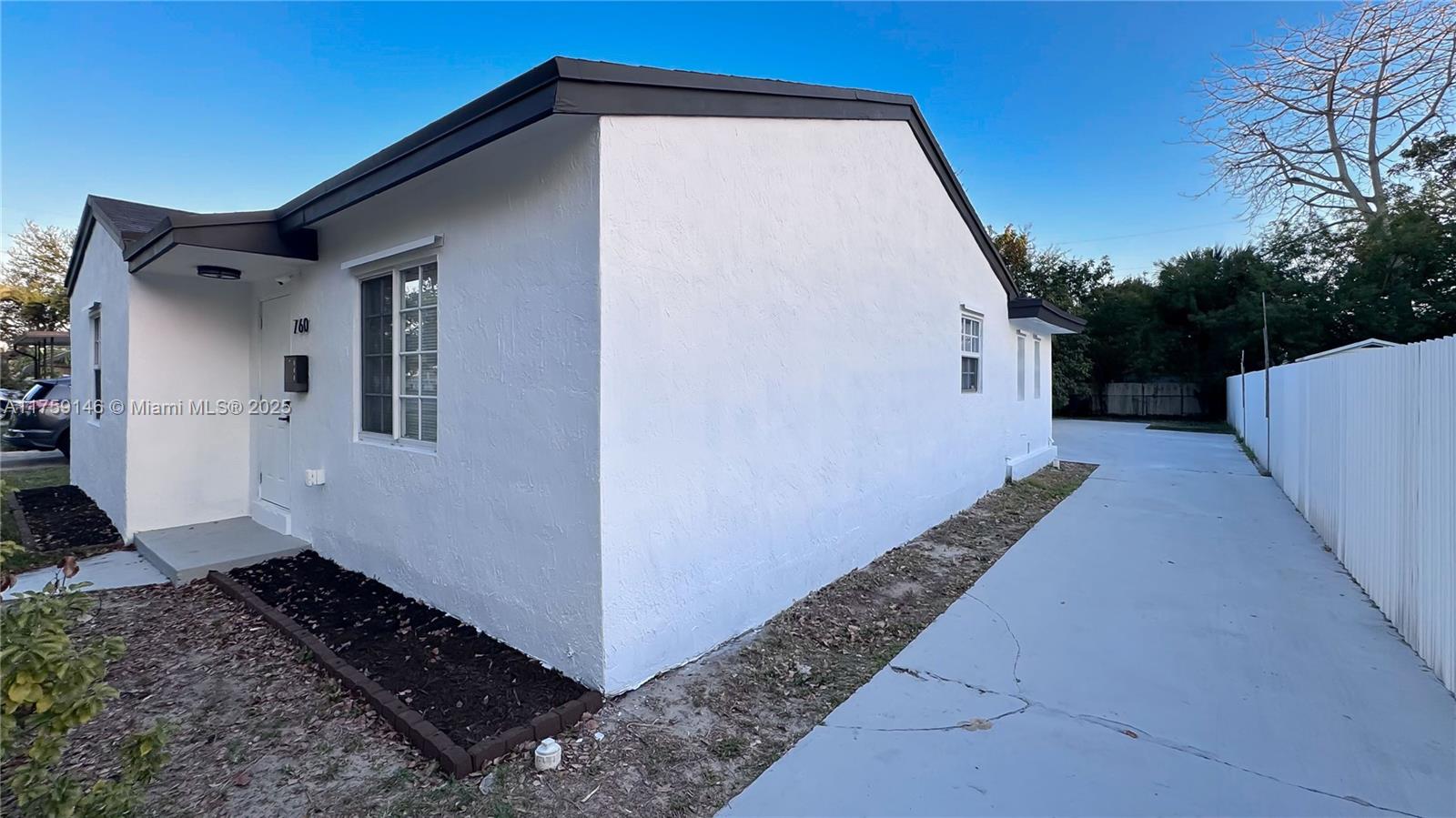 760 NW 125th St, North Miami, Florida image 2