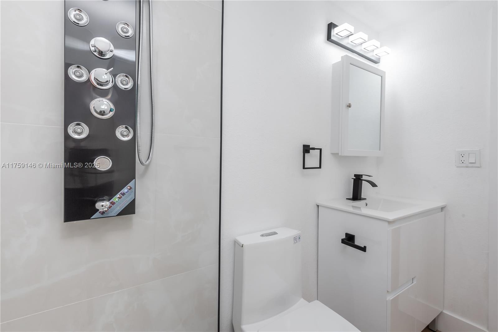 760 NW 125th St, North Miami, Florida image 23