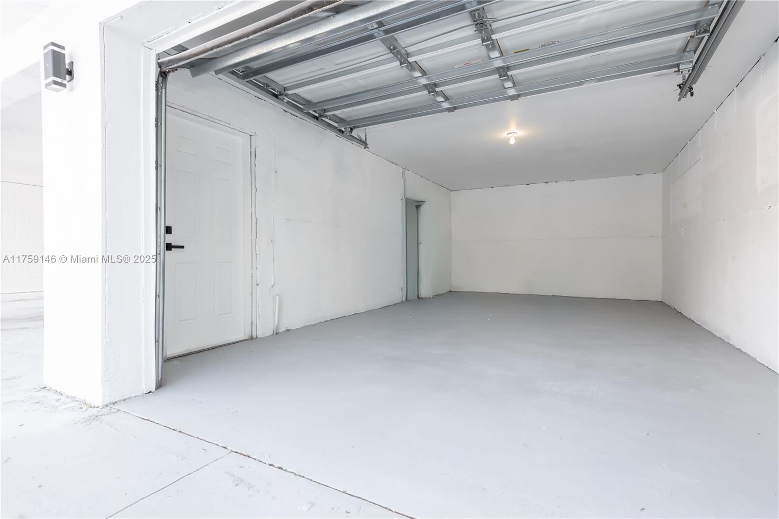 760 NW 125th St, North Miami, Florida image 38