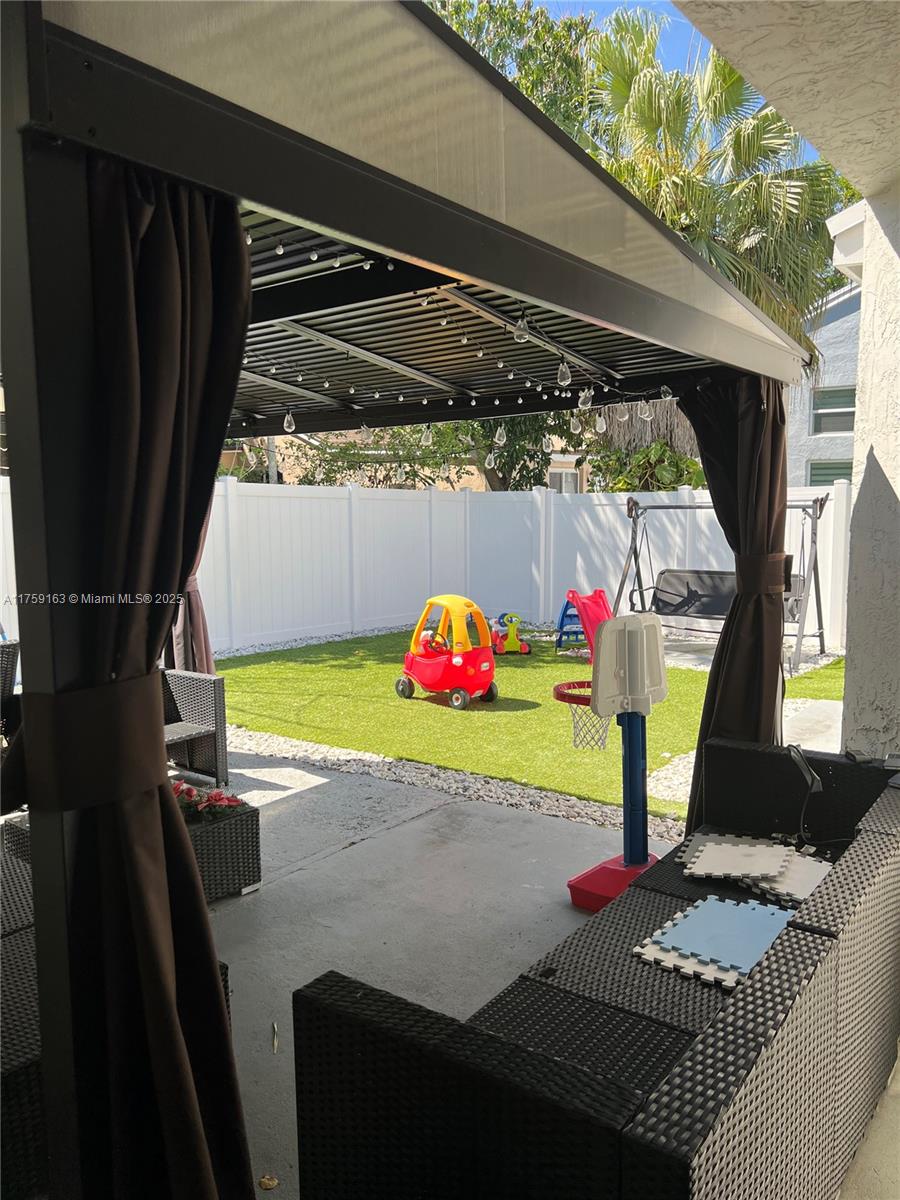 Listing Photo 32