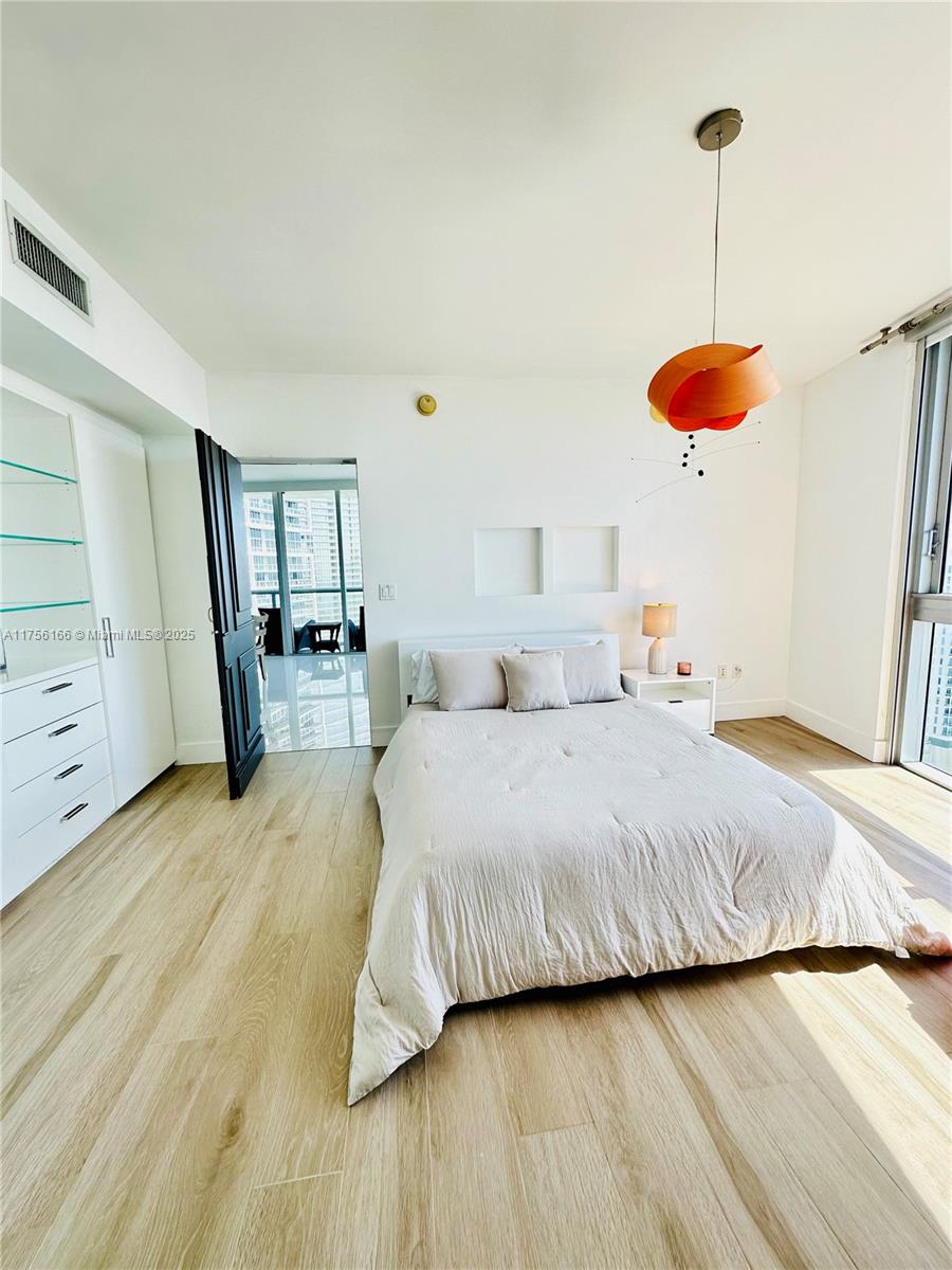 495 Brickell Ave #4002, Miami FL 33131
