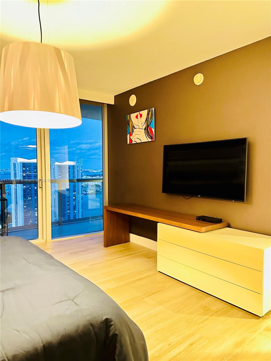 495 Brickell Ave #4002, Miami FL 33131