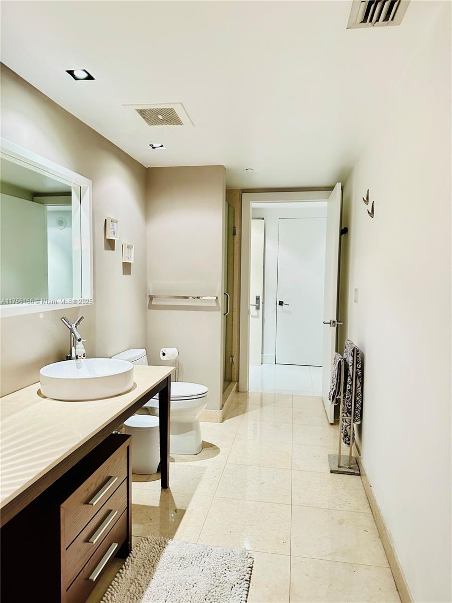 495 Brickell Ave #4002, Miami FL 33131