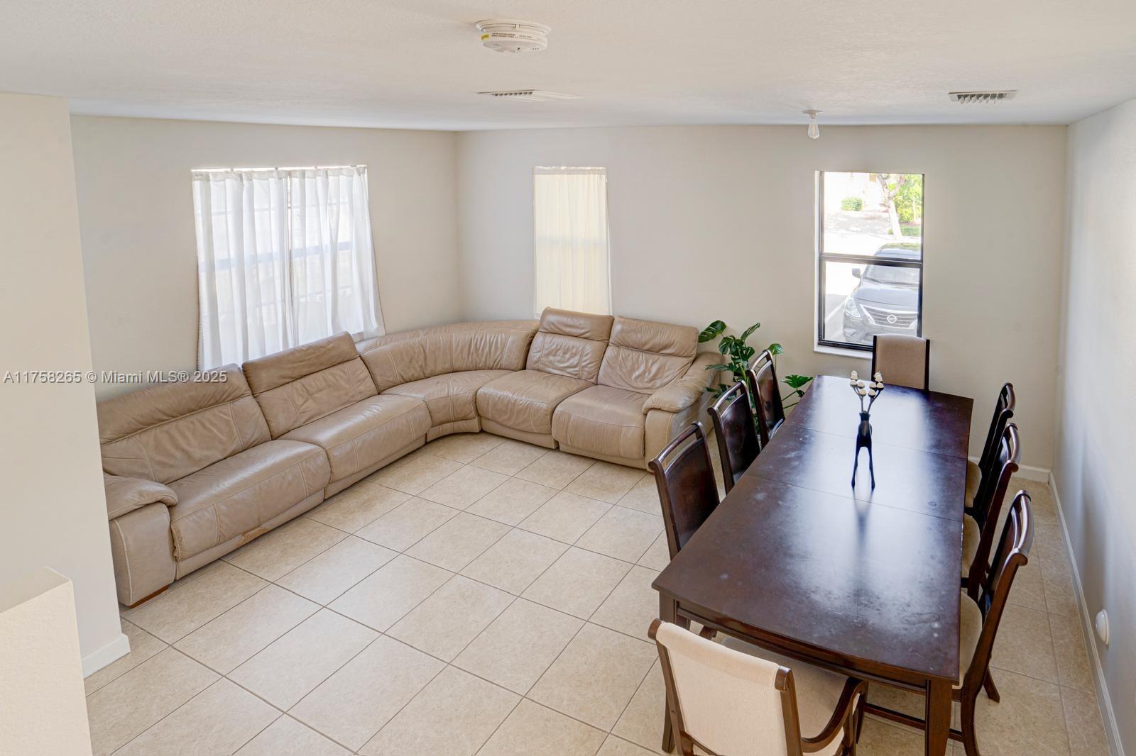 9399 W 33rd Ln #1, Hialeah, Florida image 4