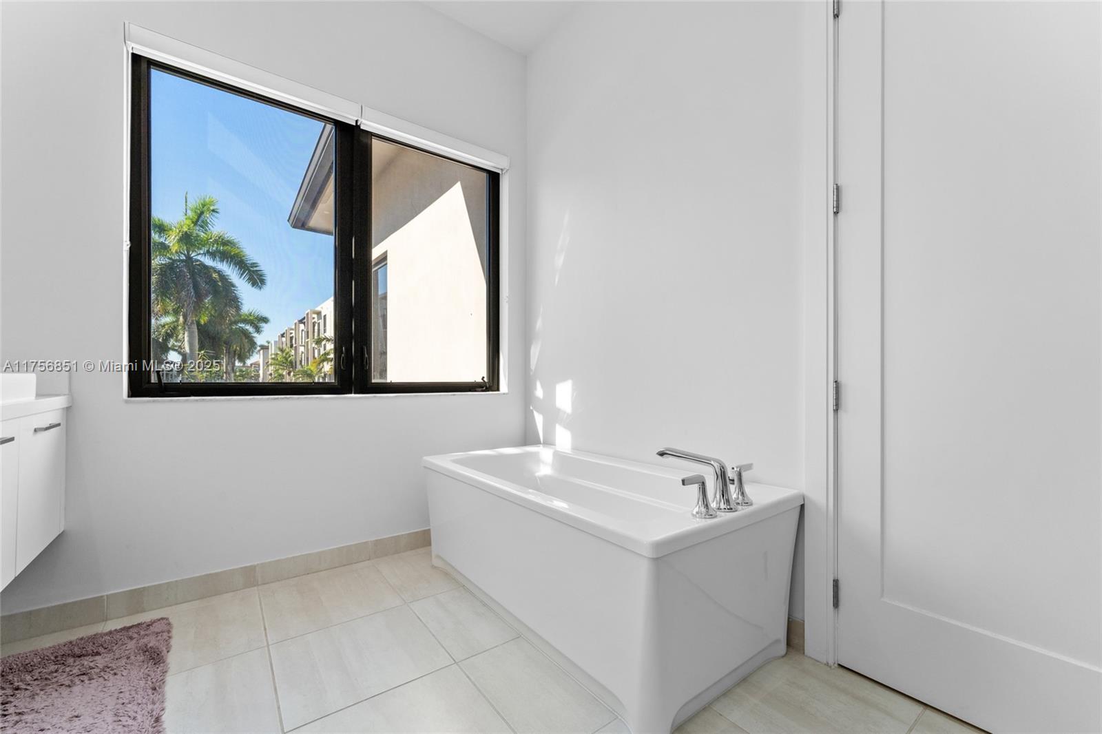 8437 NW 47th St, Doral, Florida image 18