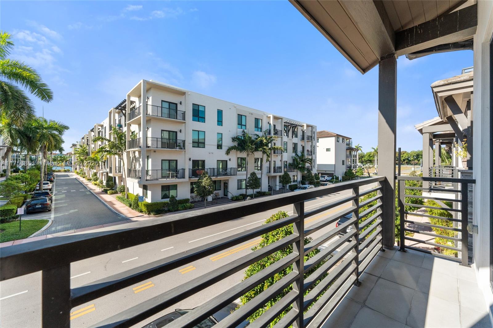 8437 NW 47th St, Doral, Florida image 21