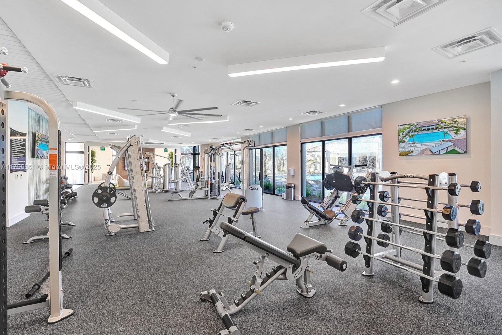 8437 NW 47th St, Doral, Florida image 36