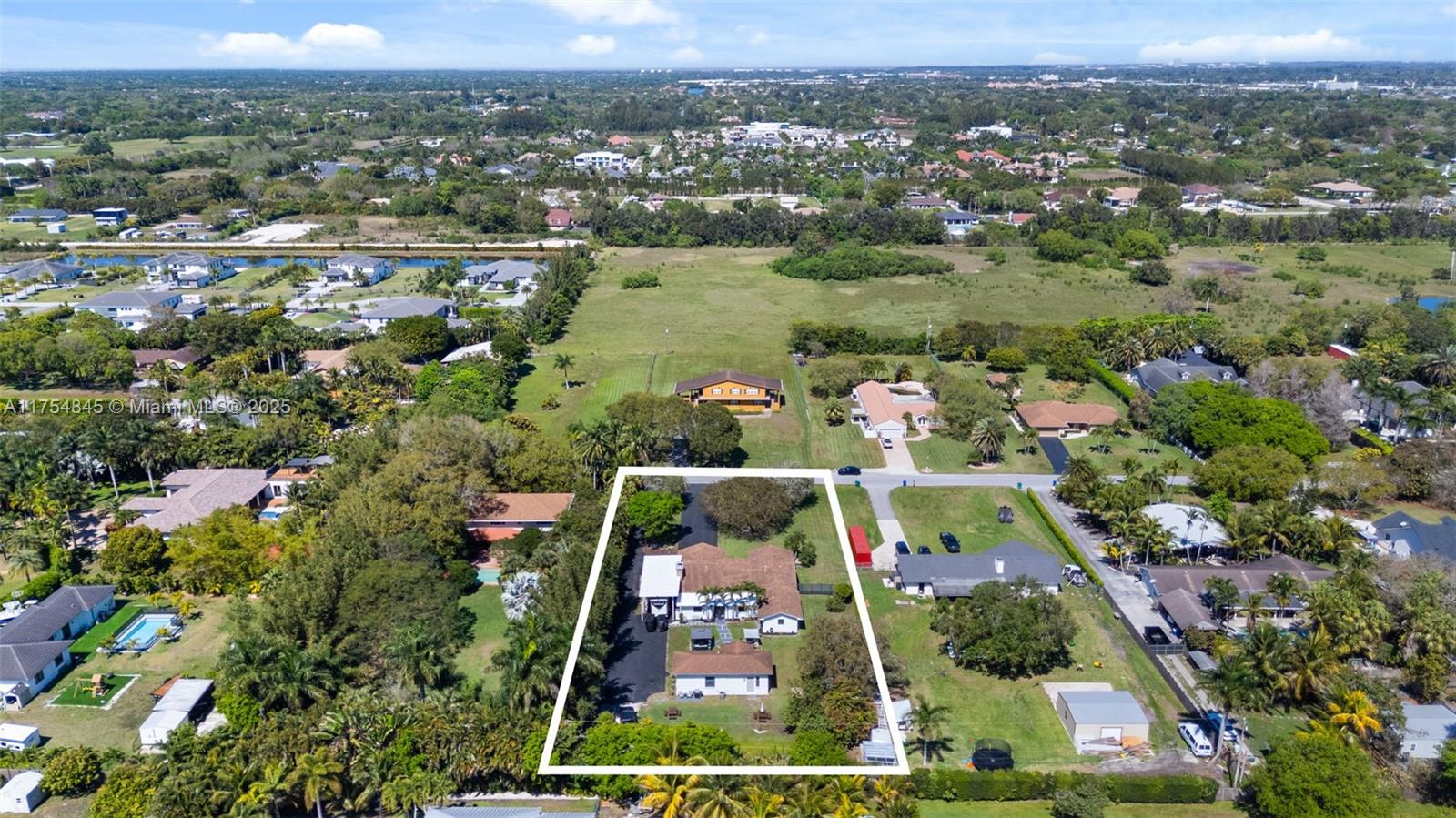 16830 SW 62nd St, Southwest Ranches, Florida image 33