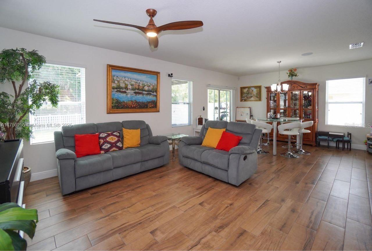 1588 Diamond Loop Drive, Kissimmee, Florida image 5