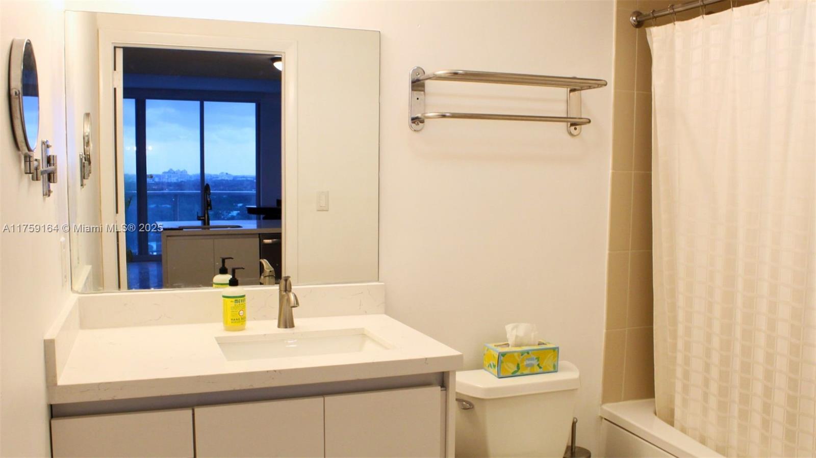 Listing Photo 11