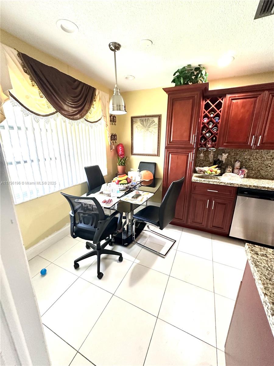 4290 NW 49th Ter, Lauderdale Lakes, Florida image 12