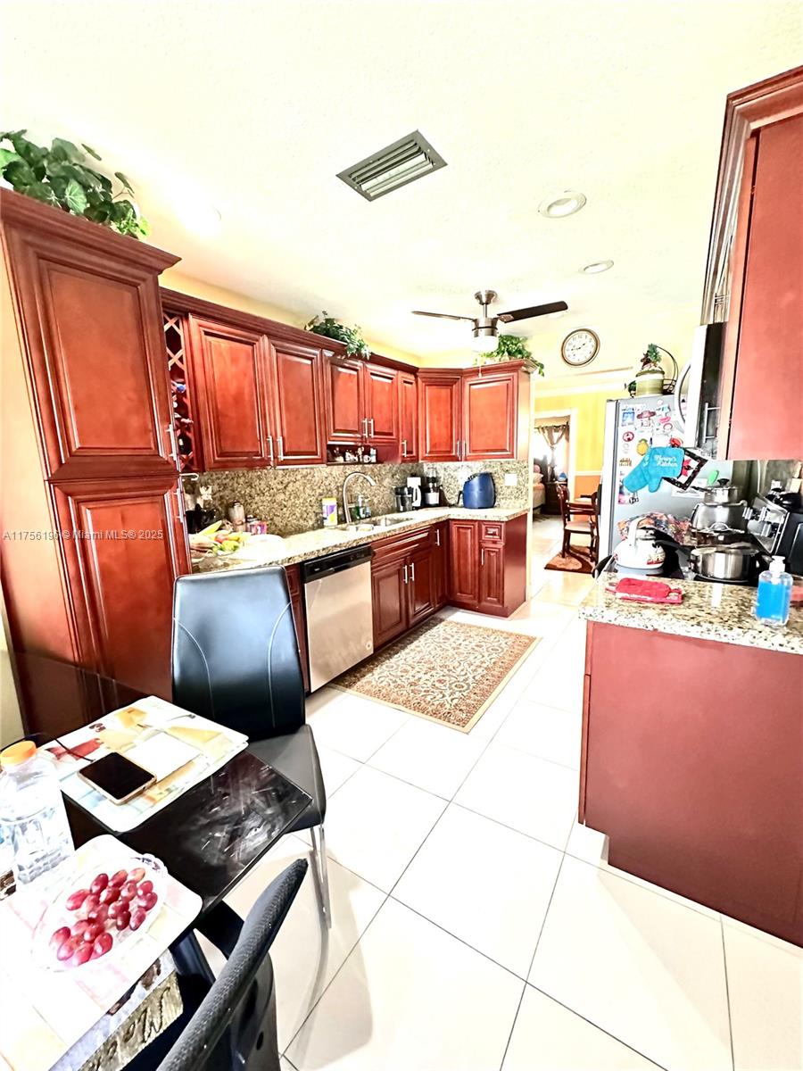 4290 NW 49th Ter, Lauderdale Lakes, Florida image 6