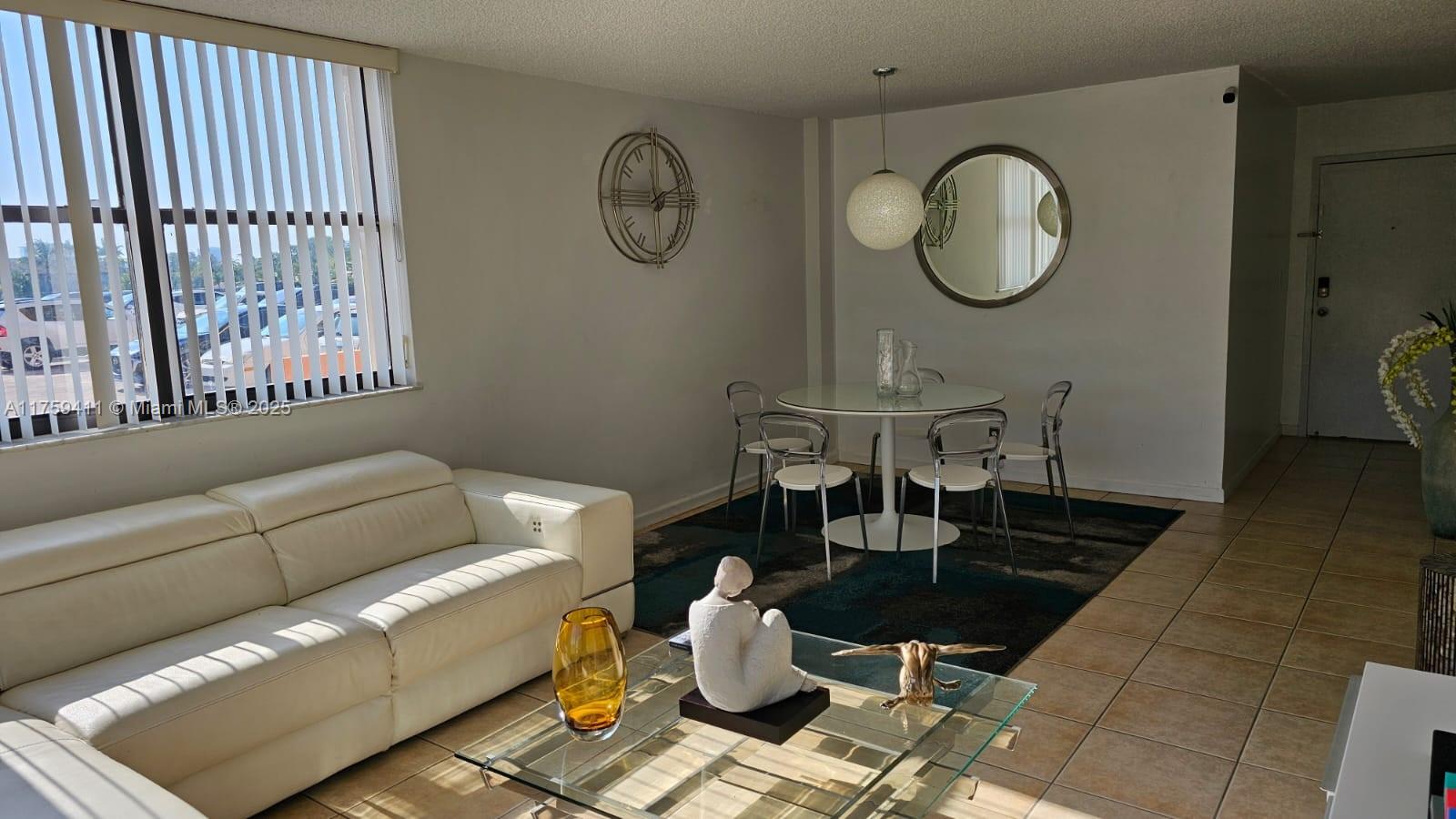 2450 NE 135th St #102, North Miami, Florida image 2