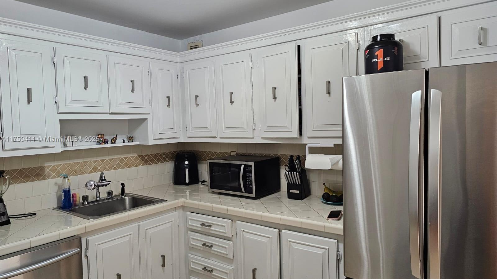 2450 NE 135th St #102, North Miami, Florida image 7