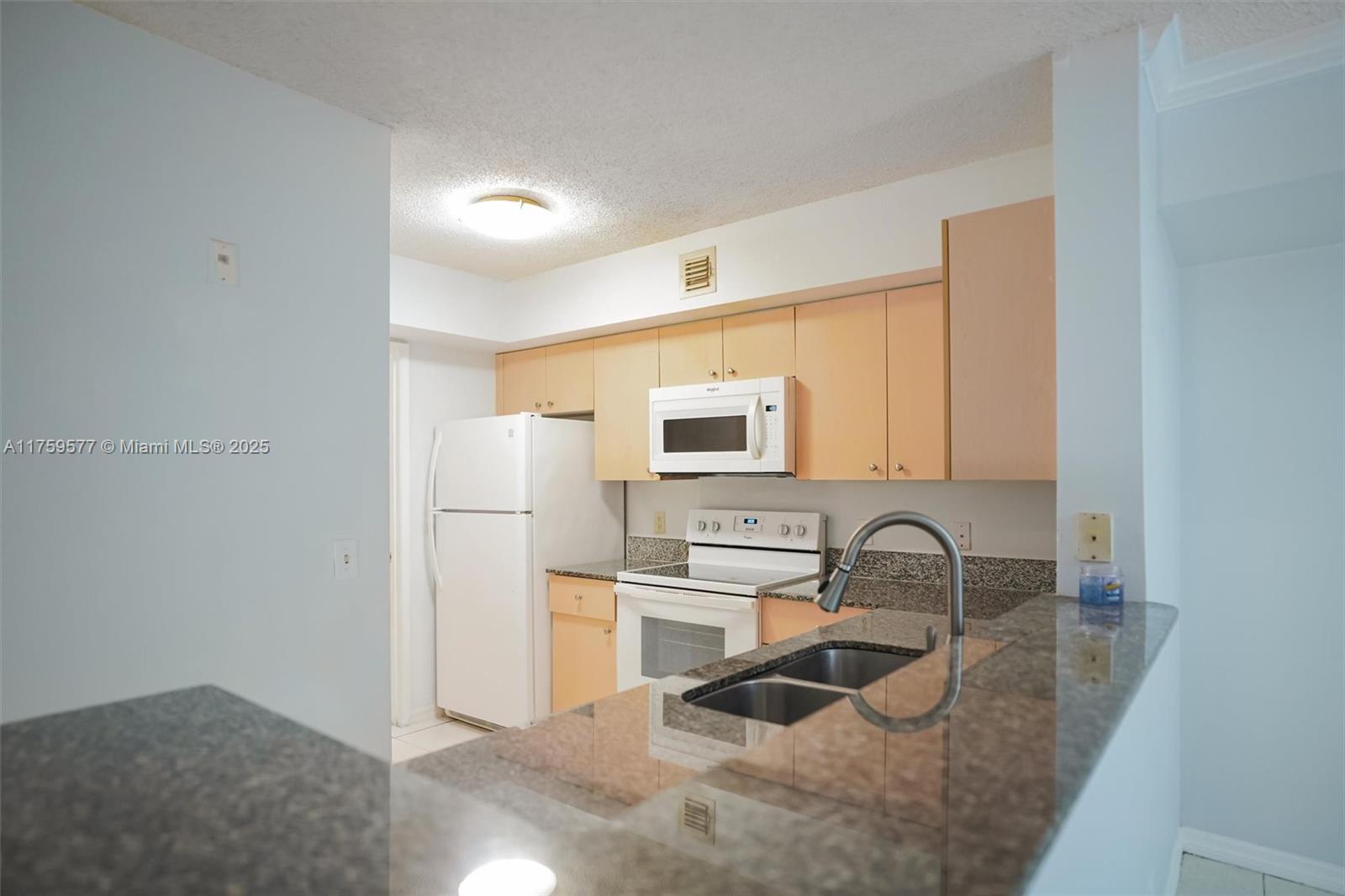 2494 Centergate Dr #108, Miramar, Florida image 11