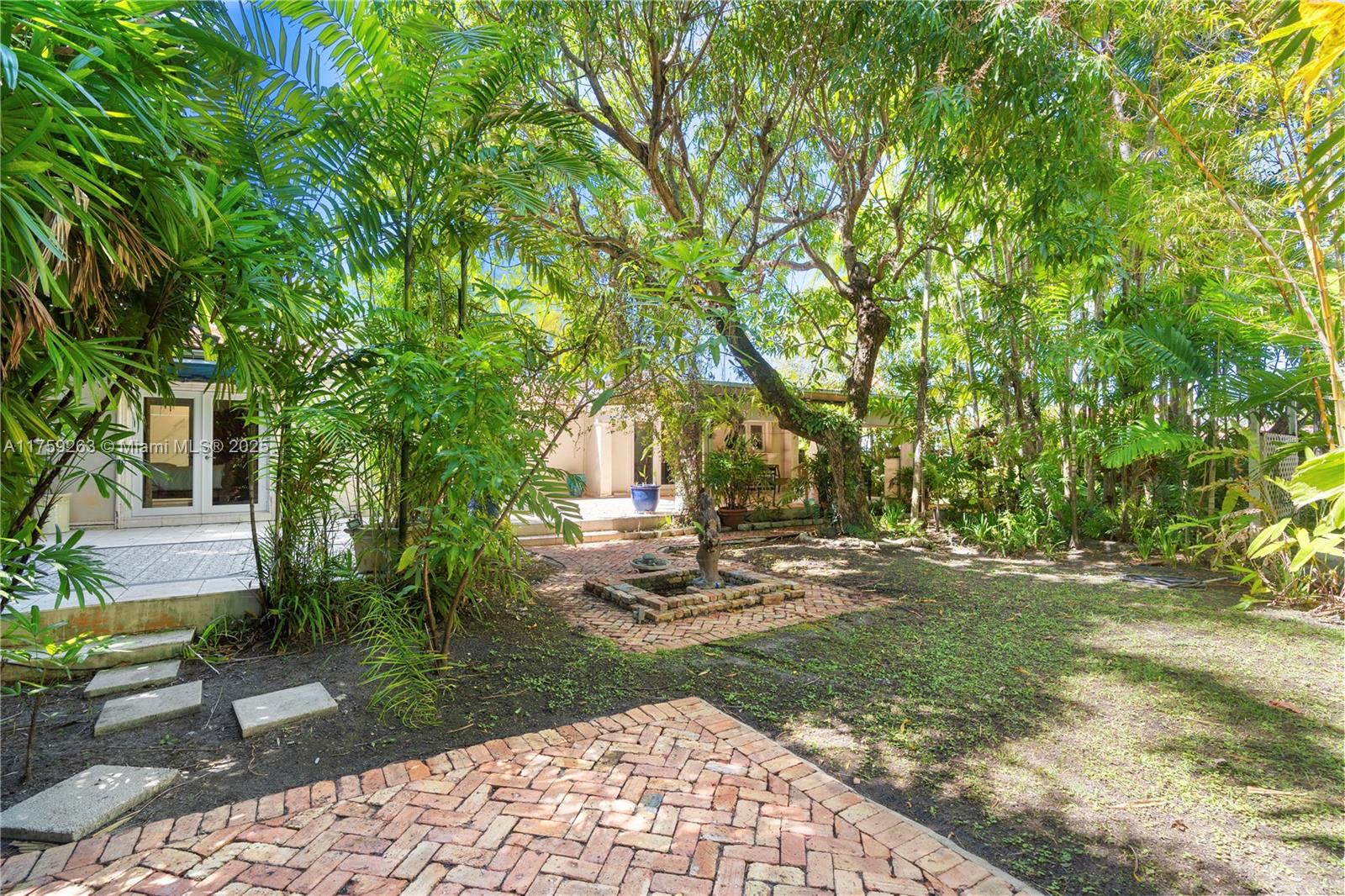 33 S Royal Poinciana Blvd, Miami Springs, Florida image 26