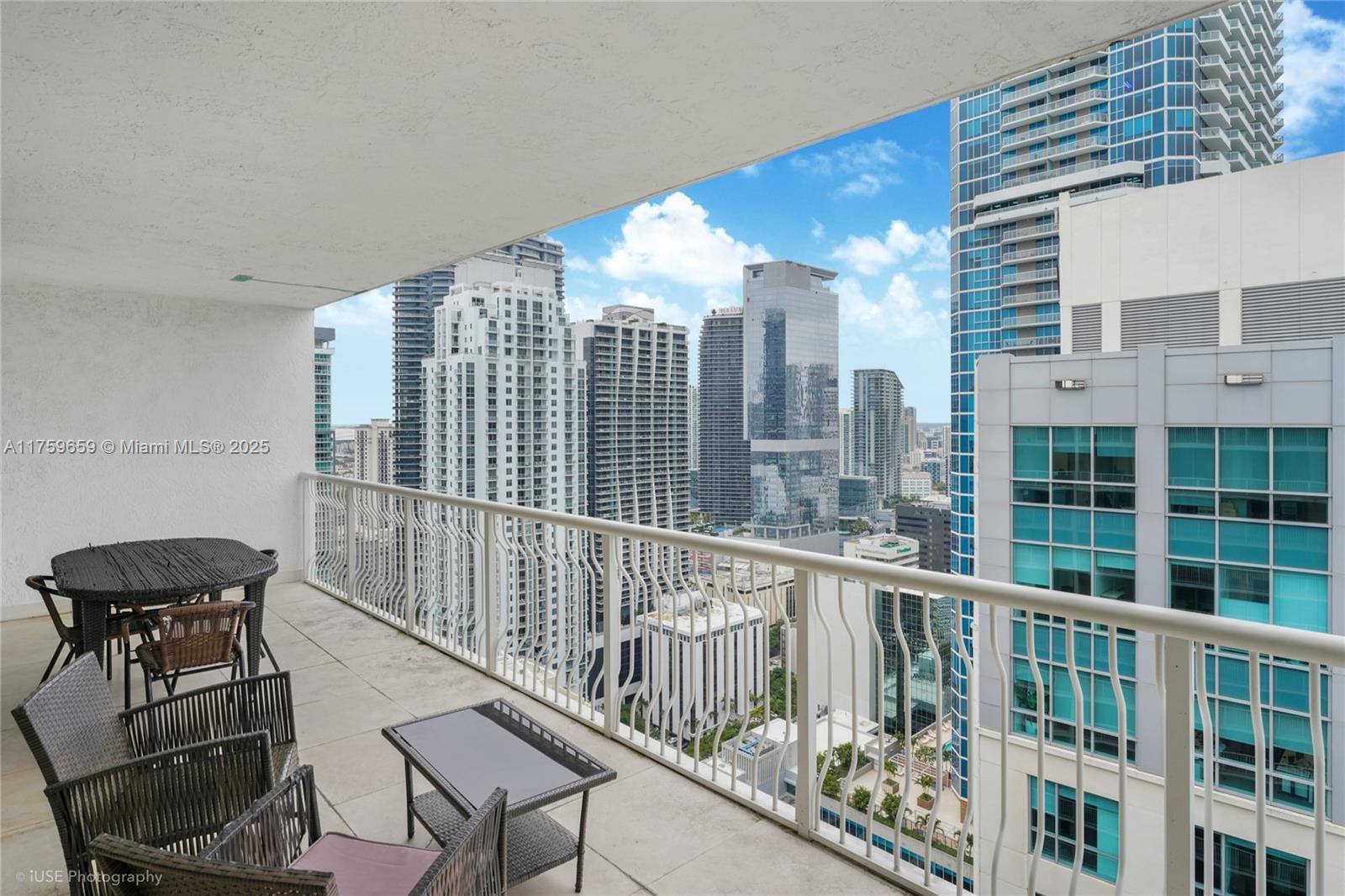 Apartamento para Alugar em Miami, FL