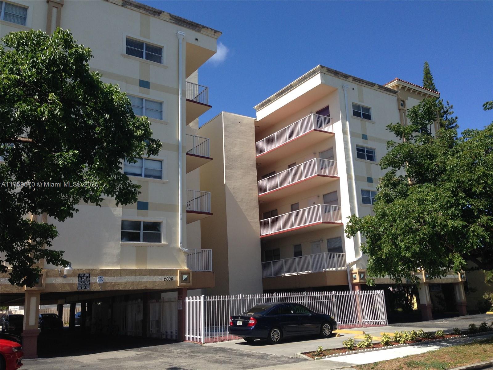 2008 Jackson St #D3, Hollywood, Florida image 1