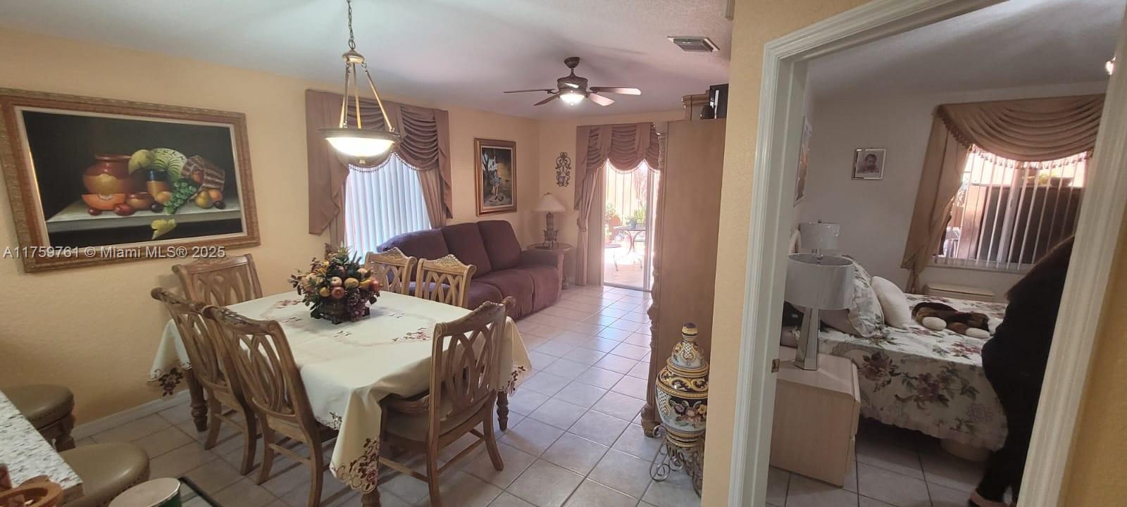 9839 NW 128th Ln, Hialeah Gardens, Florida image 2