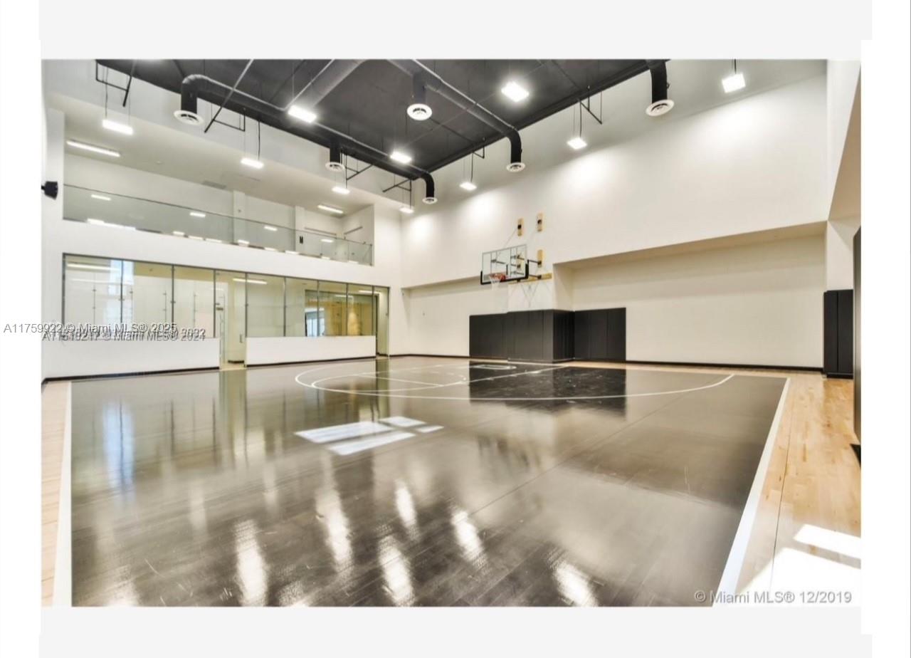 851 NE 1st Ave #911, Miami FL 33132