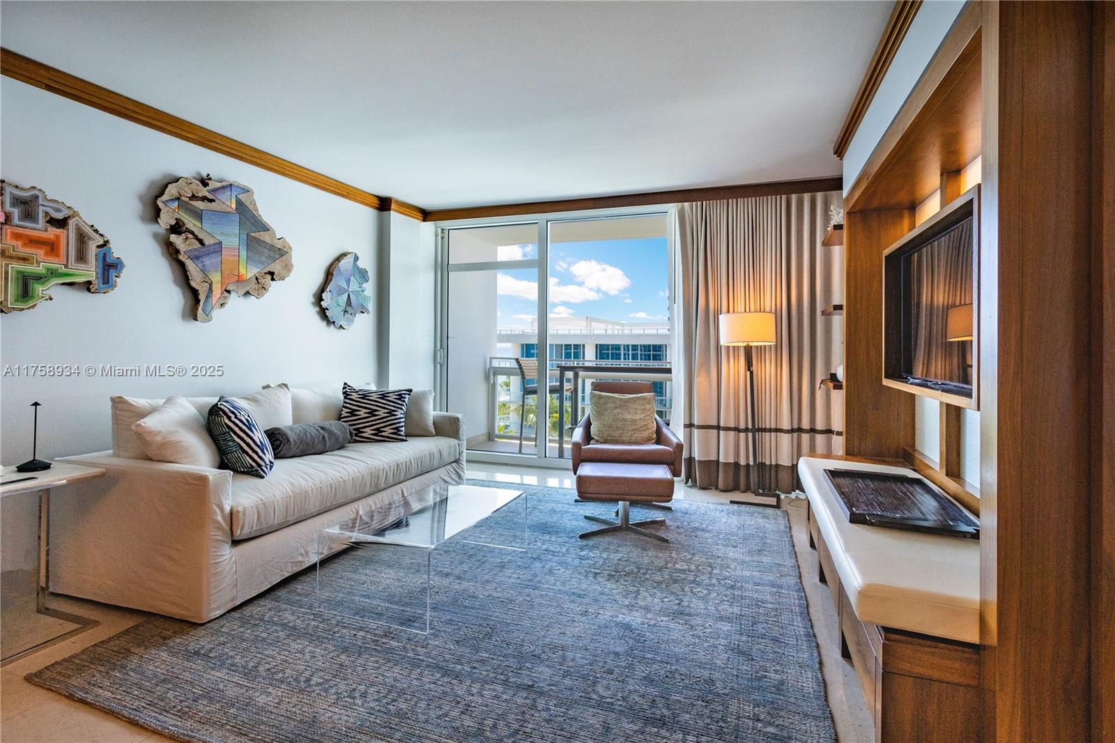 6801 Collins Ave #610 Door #612, Miami Beach FL 33141