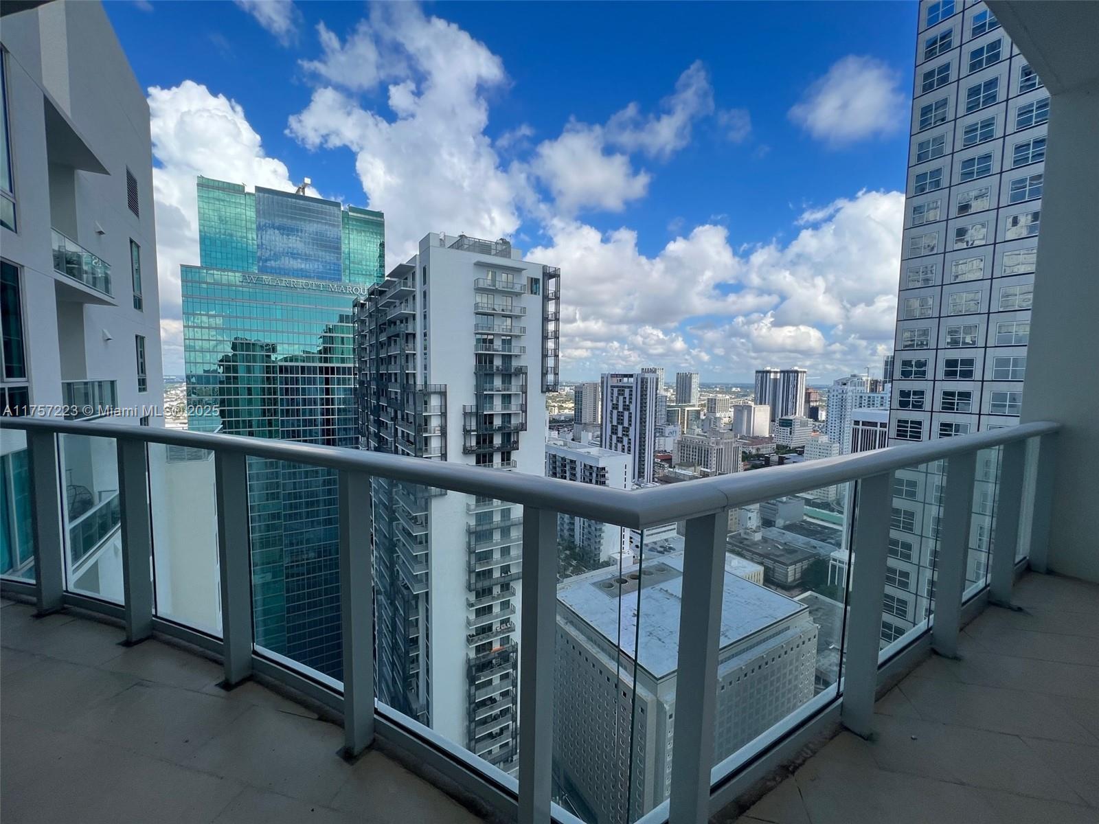300 S Biscayne Blvd #PH-3907, Miami FL 33131