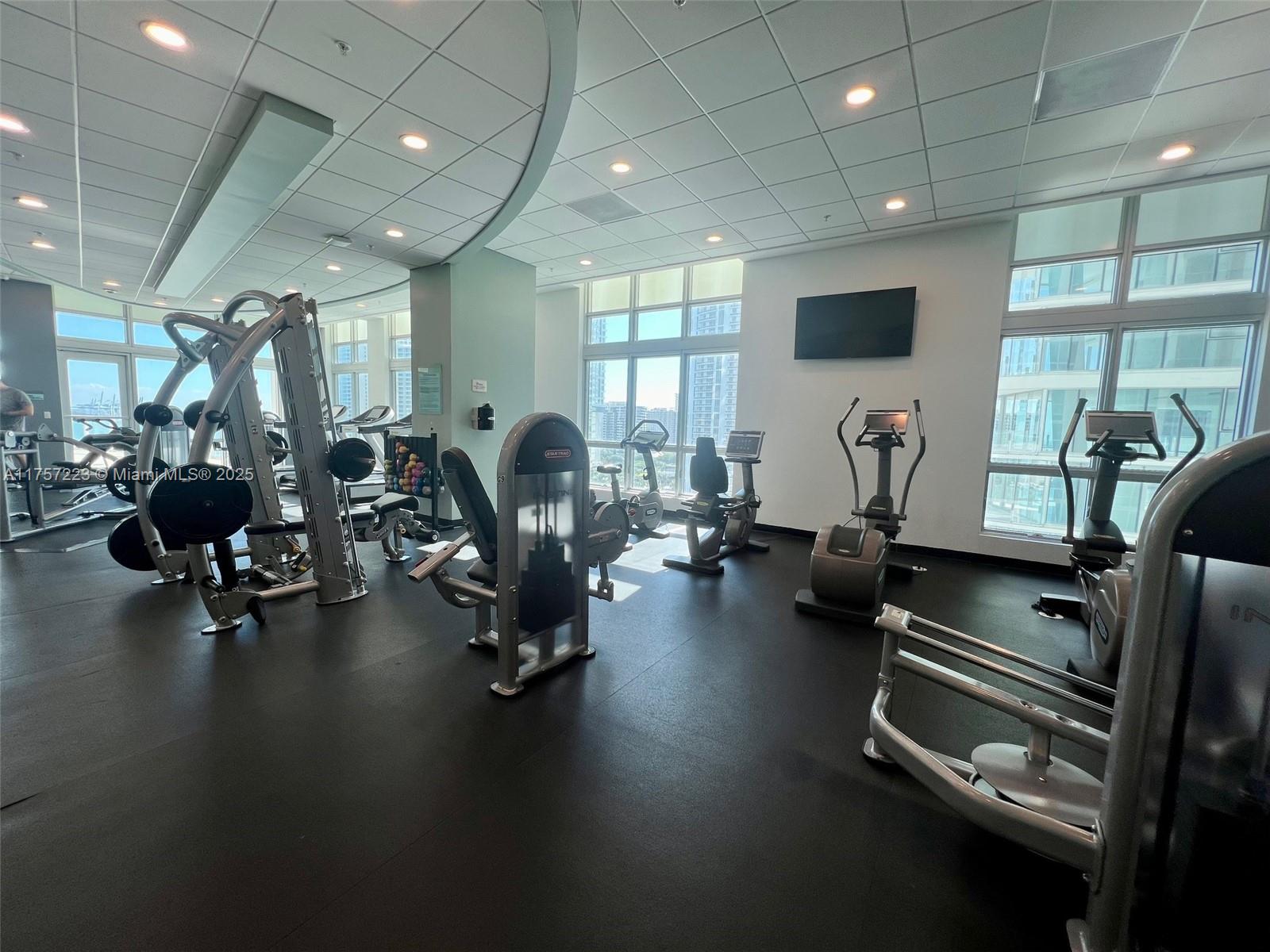 300 S Biscayne Blvd #PH-3907, Miami FL 33131