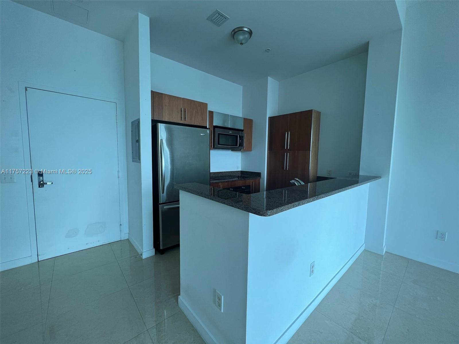 300 S Biscayne Blvd #PH-3907, Miami FL 33131